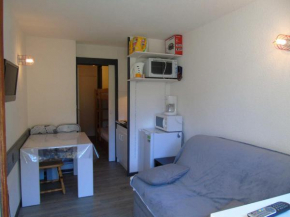 Studio cosy à deux pas des pistes, balcon, équipements modernes et parking gratuit - FR-1-561-75